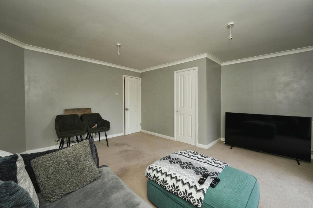 House in Newport, Chepstow - More
