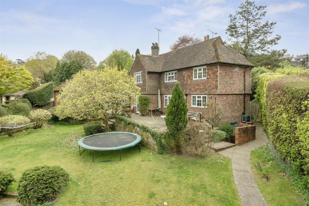 House in Guildford - View 2