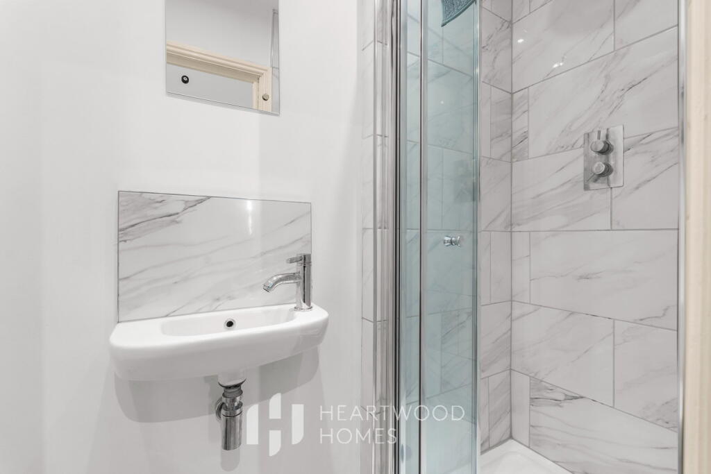 Apartment in St Albans - More