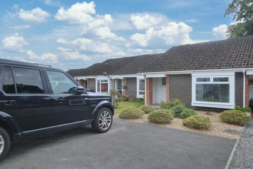 2-bed house on Romsey, £300,000