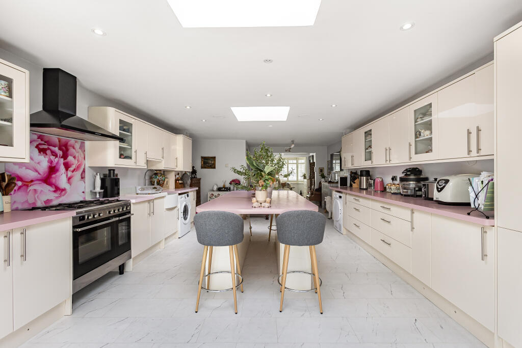 House in Hatfield, Hatfield Garden Village - View 4