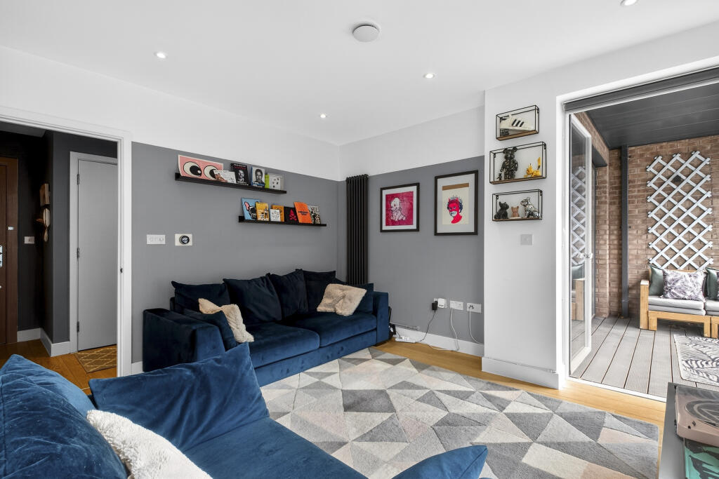 Main image of property: 5 Billinghurst Way, London, SE10