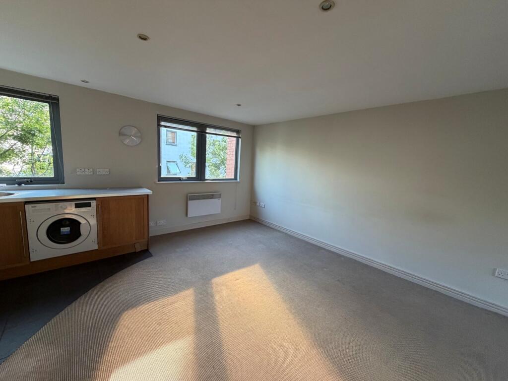 Apartment in Birmingham, Ladywood - View 5