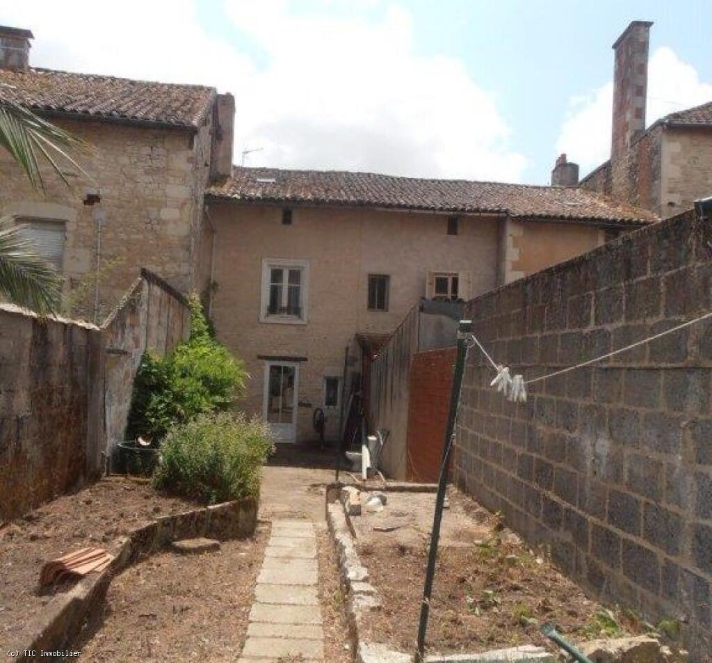 Main image of property: Sauze-Vaussais, Poitou-Charentes, 79190, France