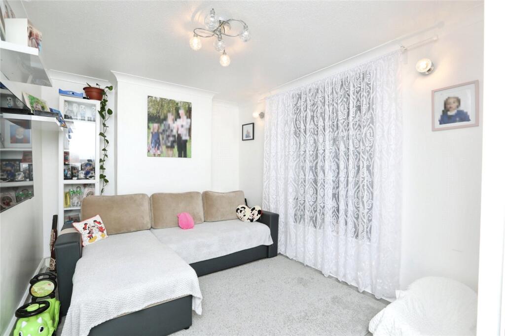2 bedroom terraced house for sale in Berridge Road, Sheerness, Kent, ME12 - View 5