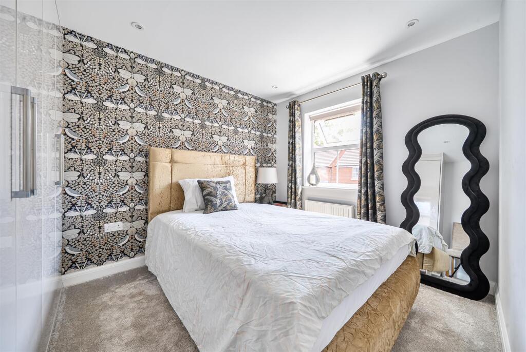 House in Taunton, Tithill - More