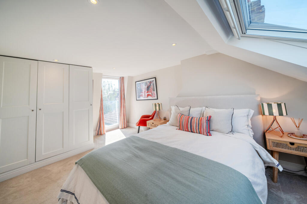 Apartment in London - View 5