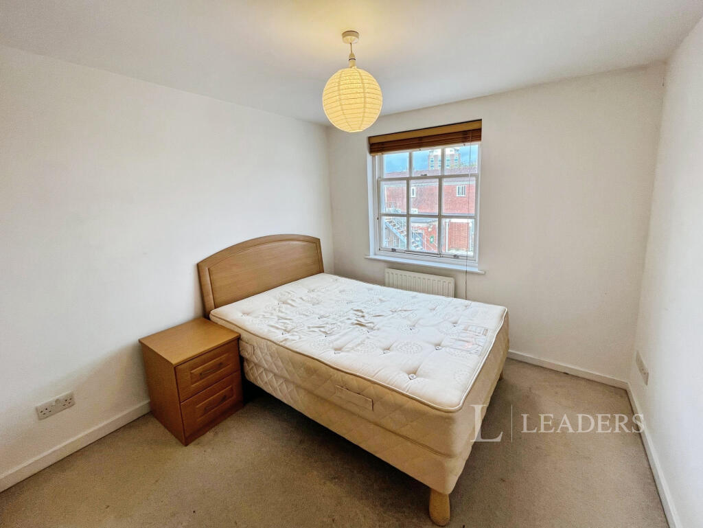 Apartment in Warwick, Kenilworth - View 4