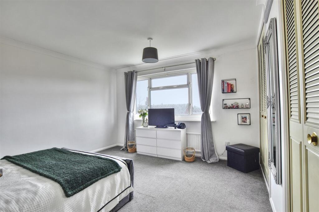 Apartment in Tonbridge - View 5