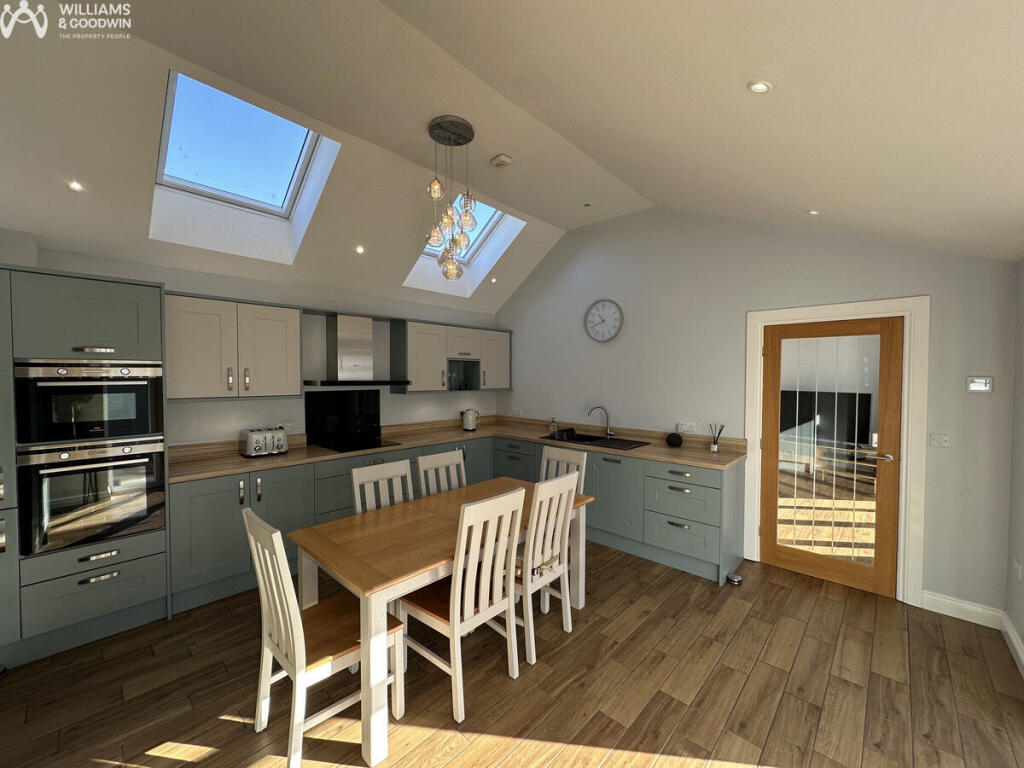 Lon Isaf, Menai Bridge, Anglesey, LL59 photo 3