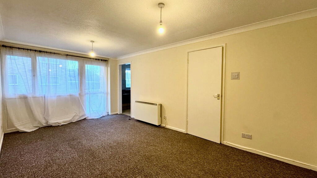 Sheridan Court, London Road, Newbury, RG14 2BH photo 3