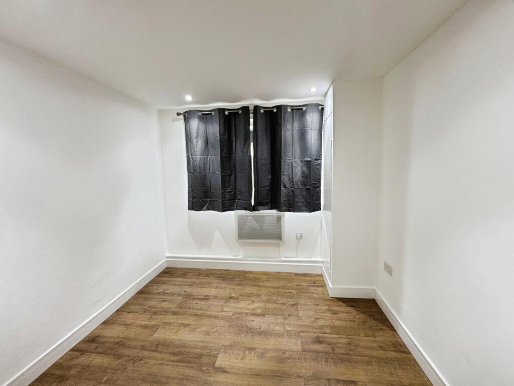 Apartment in Twickenham - View 5