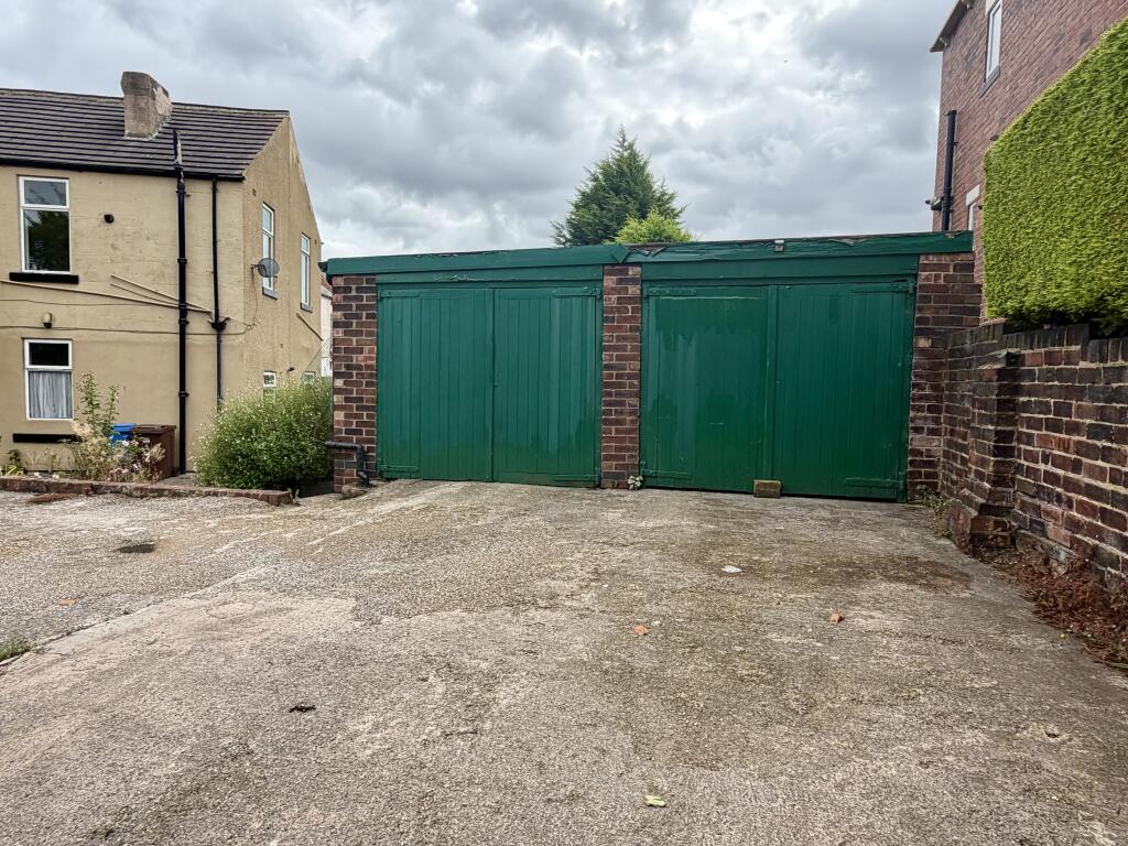 House in Sheffield, South Yorkshire - More