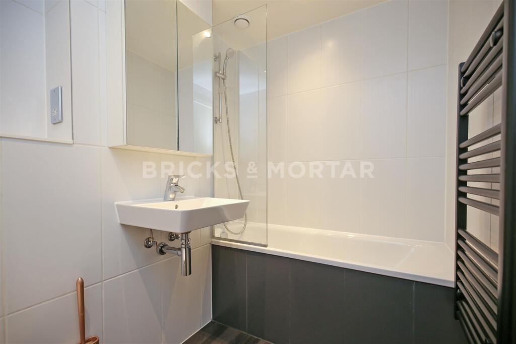 Apartment in Newcastle upon Tyne - View 5