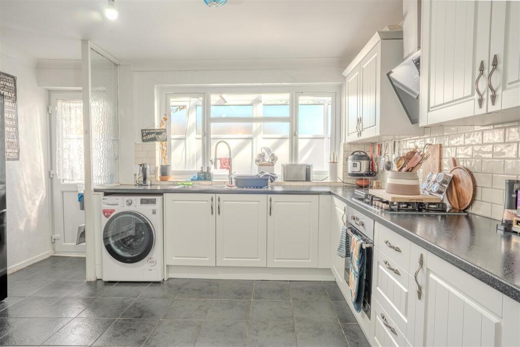 Humberstone Lane, Thurmaston, Leicester - More