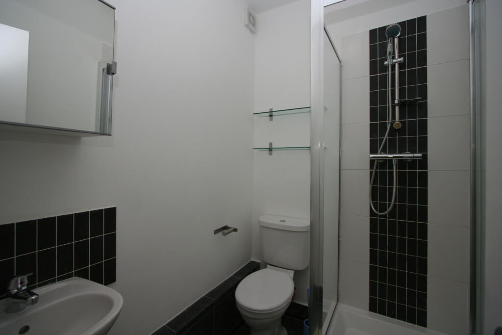 1 bedroom flat share for rent