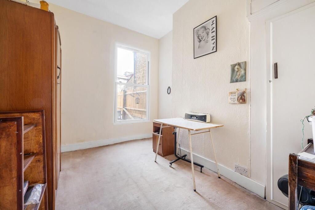 House in London - View 5