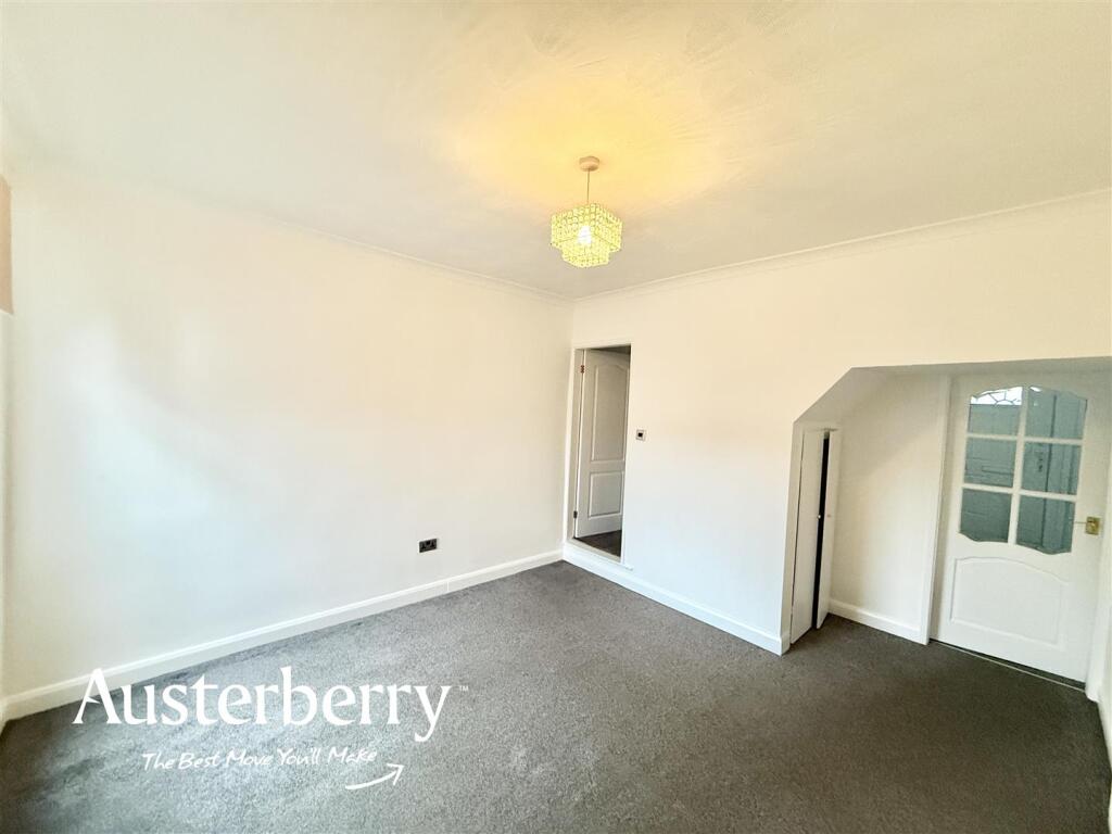 House in Stoke-on-Trent - View 4