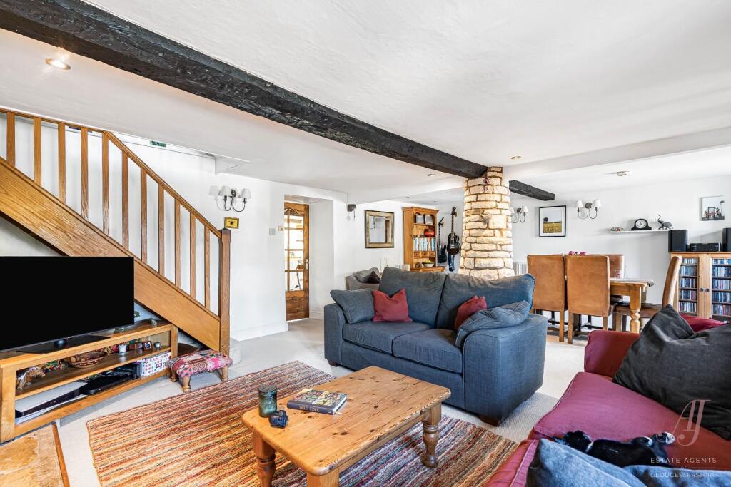 House in Gloucester - View 3