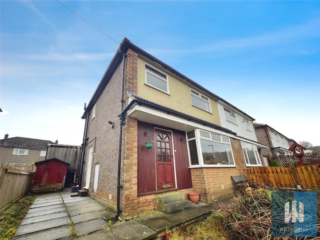 3-bed semi-detached on Warrenside, Deighton, Huddersfield, HD2, £150,000