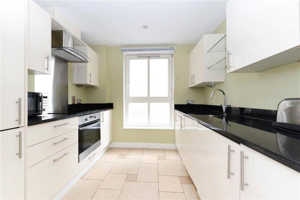 Main image of property: Commercial Road, Aldgate, London, E1