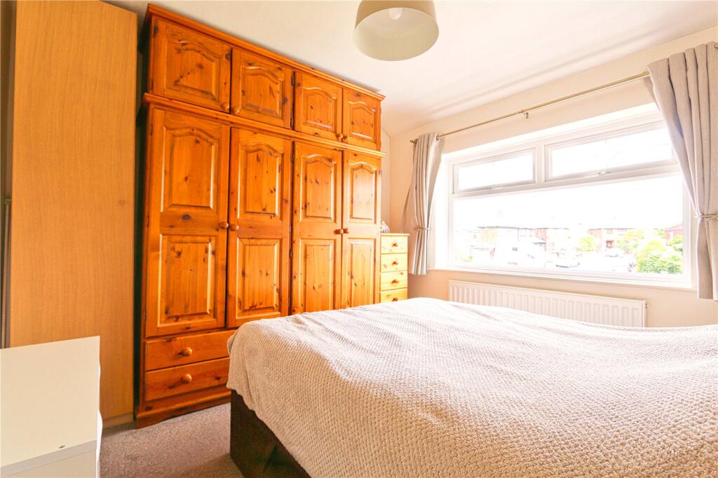 Warren Close, Denton, Manchester, Greater Manchester, M34 photo 4
