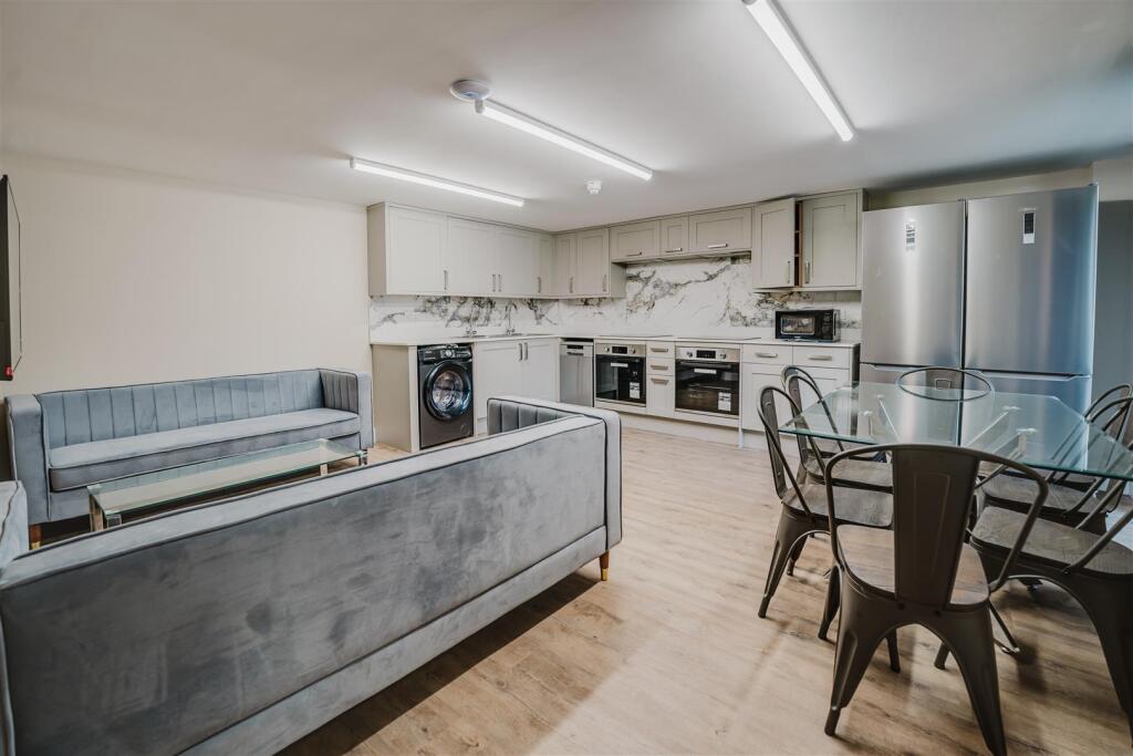 Apartment in Coventry - View 3