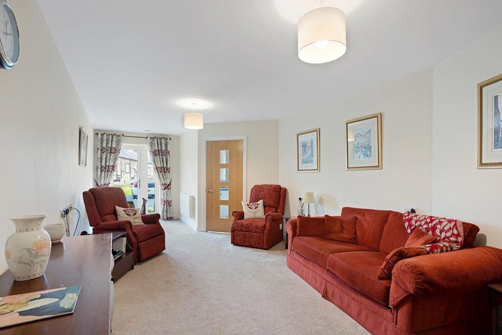 Apartment in Bradford, Middleton Estate, Ilkley - View 2