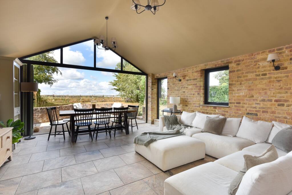 House in Canterbury - View 3