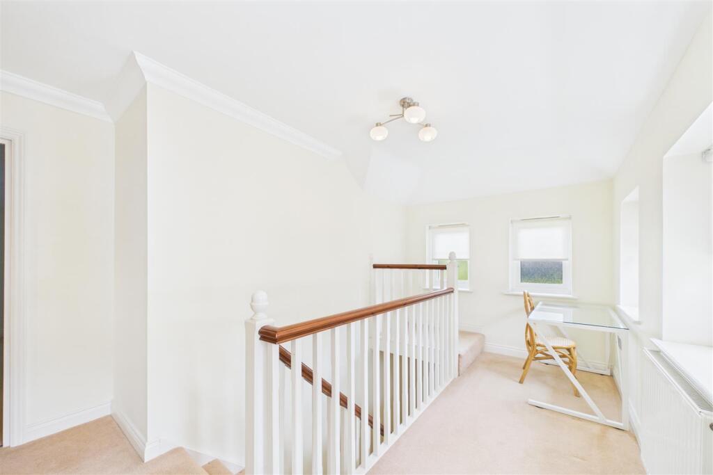 22 Lavant Road,PO19 photo 4