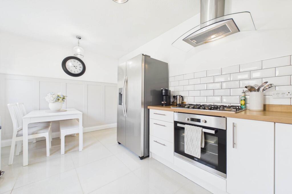 House in Motherwell, North Lanarkshire - More