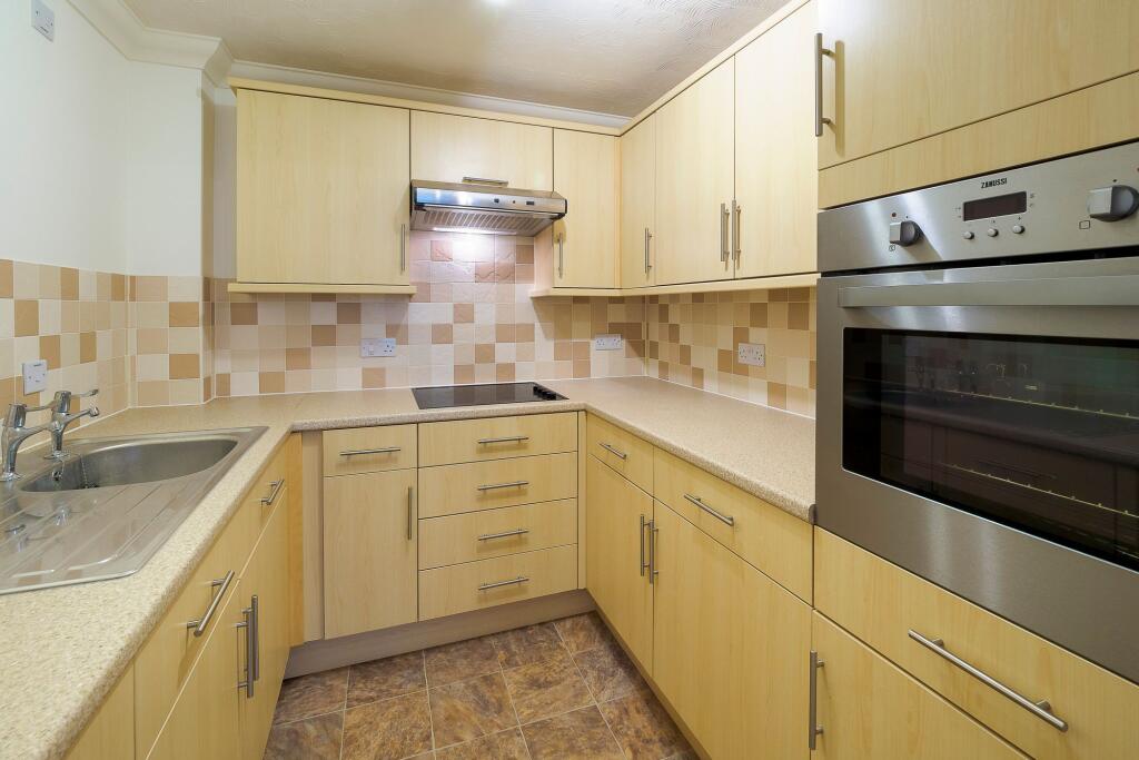Apartment in Canterbury - View 4