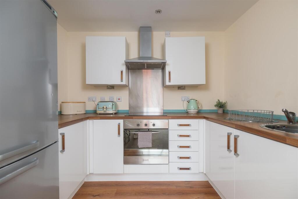Apartment in Sheffield - View 3