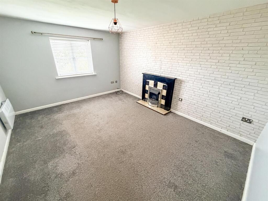 Apartment in Northampton, North Northamptonshire - More