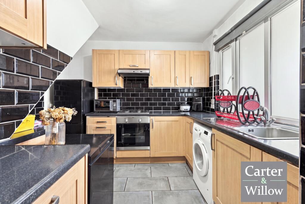 Chelmer Crescent, Barking, photo 2