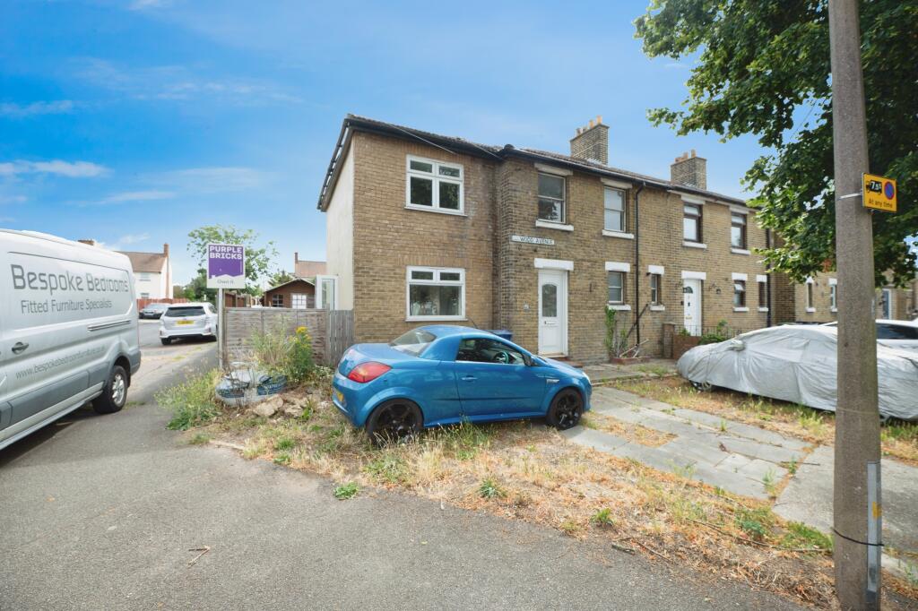 Main image of property: Wood Avenue, Purfleet-on-Thames, RM19