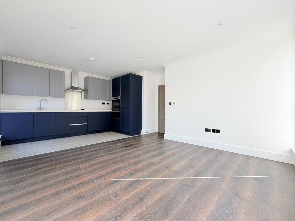 Apartment in Winchester, Lower Stanmore - View 2