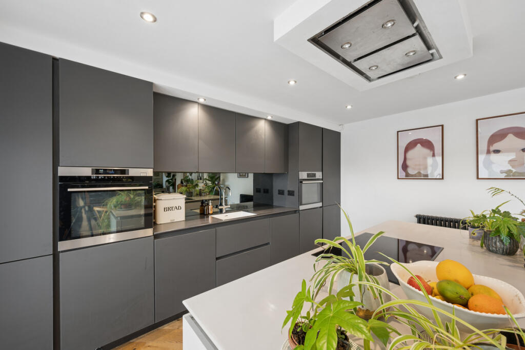 House in Leeds, West Yorkshire - View 3
