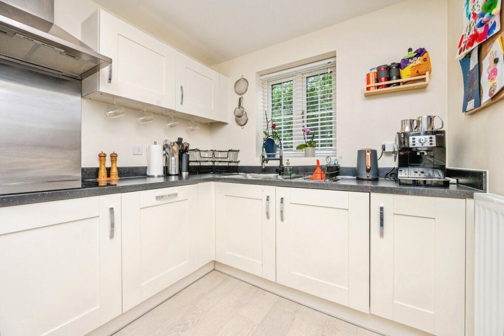 House in Stratford-on-Avon, Stratford-upon-Avon - View 4