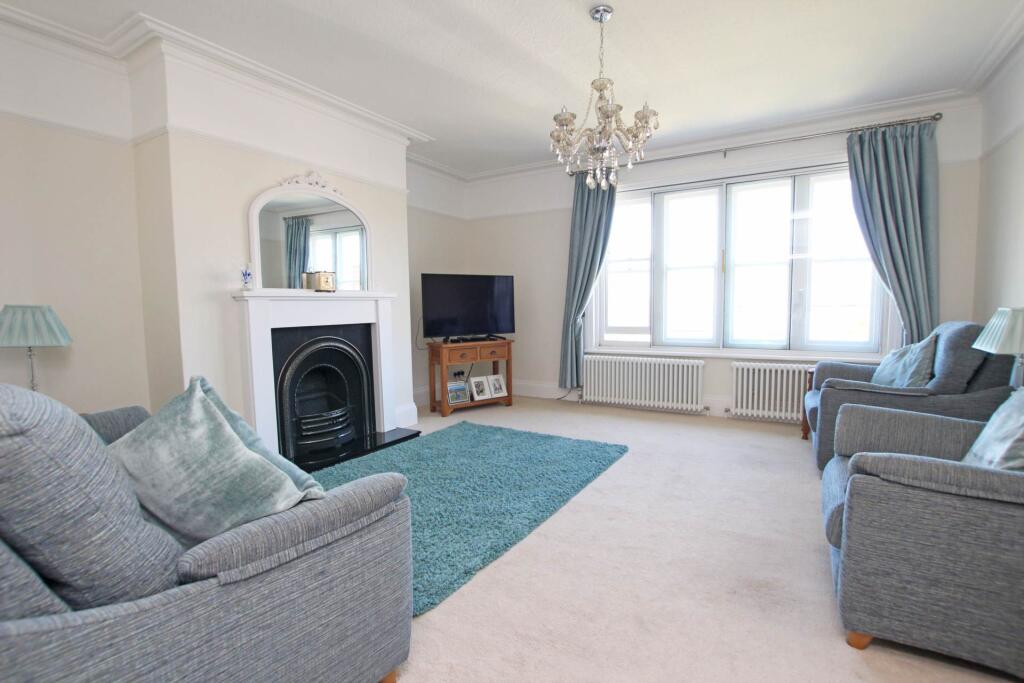 Apartment in Eastbourne, East Sussex - View 2