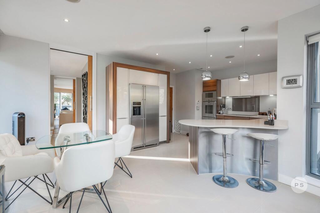 Additional image 6 of 'The Penthouse' Brooklyn House, Bingham Avenue, Lilliput, Poole, BH14