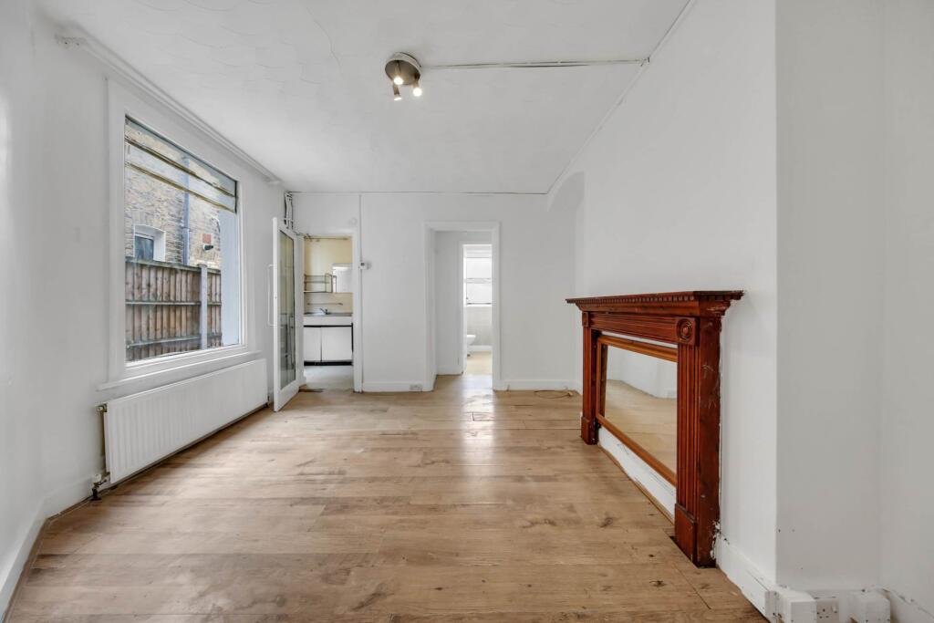 Apartment in London - More