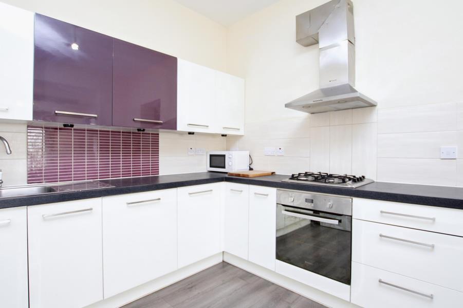 Apartment in Bristol, Ashley Down - View 3