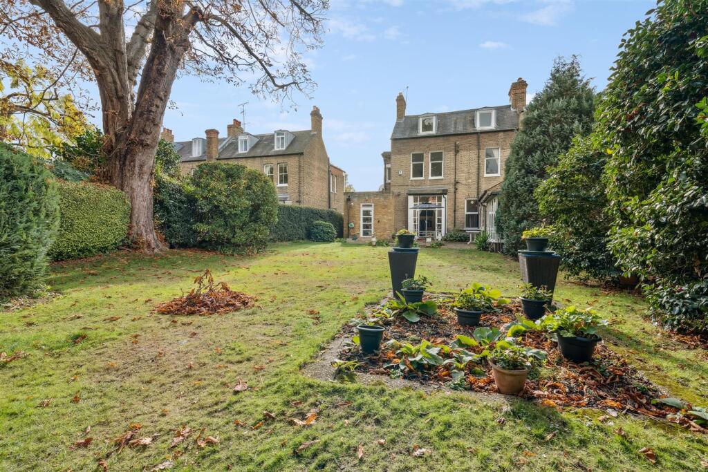 Main image of property: Burlington Gardens, London, W4