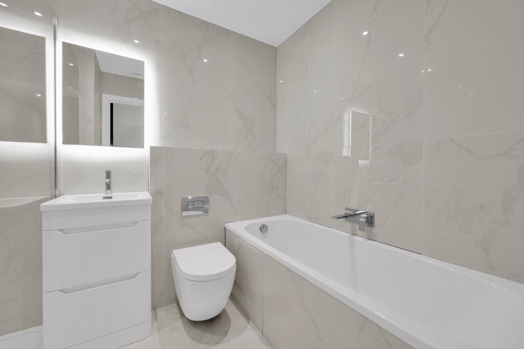 3 bedroom mews property for rent