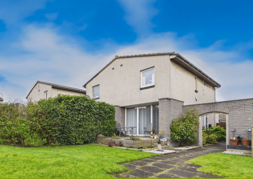 Main image of property: 5 Kisimul Court, Edinburgh, EH12 8GF