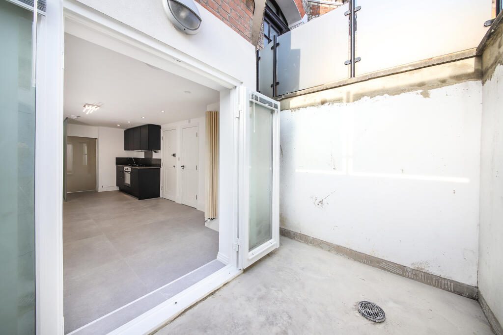 Apartment in London - More