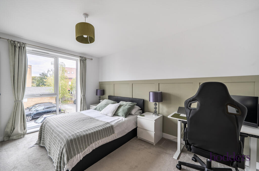 Apartment in Addlestone, Bleriot Gate - View 3