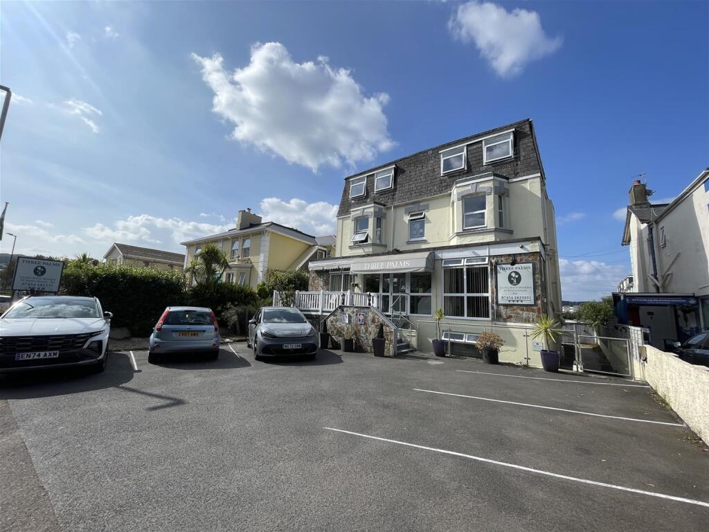 Main image of property: Detached 13-Bed Guest House and sizeable owners accommodation , Devon