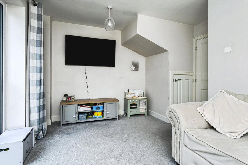 Moorgate Avenue, New Houghton, Mansfield, Derbyshire, NG19 photo 4